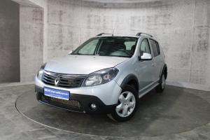 Серебряный Renault Sandero Stepway 1.6 MT (84 л.с.) 2014