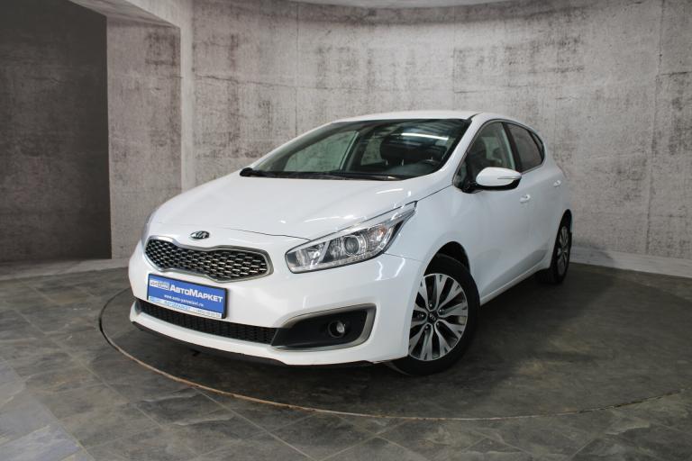 Белый Kia Ceed 1.6 AT (130 л.с.) 2018