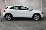 Белый Mercedes-Benz GLA 250 2.0 AMT (211 л.с.) 4WD 2014 фото 3
