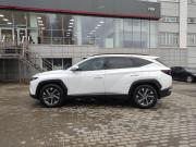белый Hyundai Tucson 2.0 AT (150 л.с.) 4WD 2021 фото 3