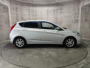 Серебряный Hyundai Solaris 1.6 MT (123 л.с.) 2011 фото 3