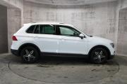 Белый Volkswagen Tiguan 2.0 AMT (180 л.с.) 4WD 2017 фото 3