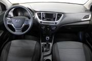Белый Hyundai Solaris 1.6 AT (123 л.с.) 2021 фото 8