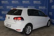белый Volkswagen Golf 1.4 AMT (122 л.с.) 2011 фото 8