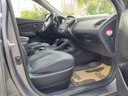 черный Hyundai ix35 2.0 AT (150 л.с.) 2014 фото 12