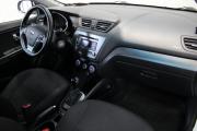 Белый Kia Rio 1.6 AT (123 л.с.) 2016 фото 10