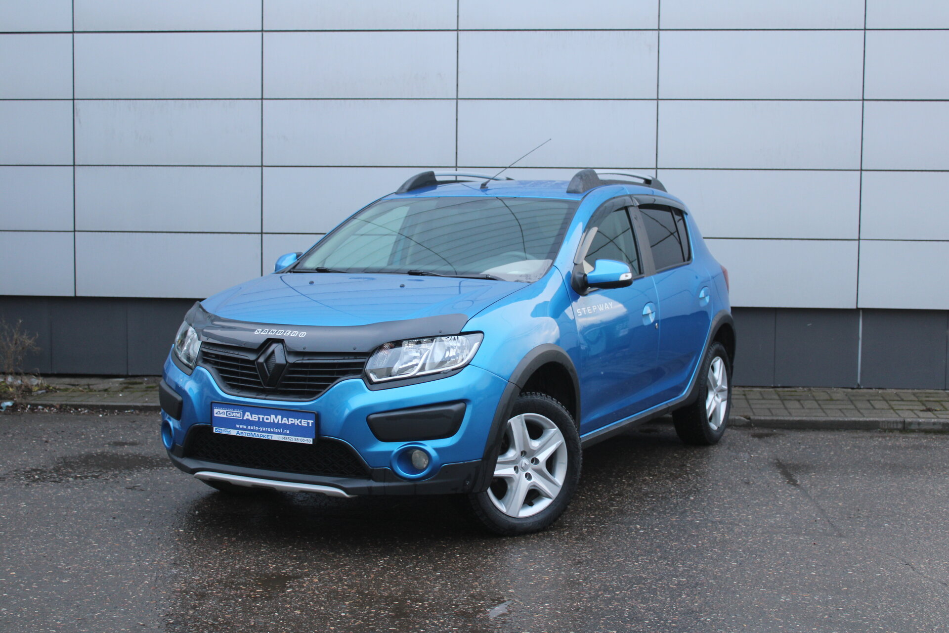 Синий Renault Sandero Stepway 1.6 MT (113 л.с.) 2018