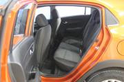 оранжевый Kia Rio X 1.6 AT (123 л.с.) 2022 фото 13