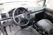 Серый Volkswagen Sharan 2.0d MT (140 л.с.) 2008 фото 8