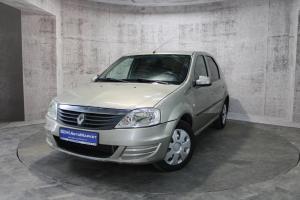 Бежевый Renault Logan 1.6 MT (84 л.с.) 2013