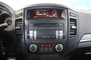 коричневый Mitsubishi Pajero 3.0 AT (178 л.с.) 4WD 2012 фото 17