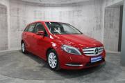 Красный Mercedes-Benz B-Класс 180 1.6 AMT (122 л.с.) 2013 фото 2