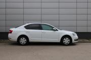 Белый Skoda Octavia 1.6 AT (110 л.с.) 2019 фото 3