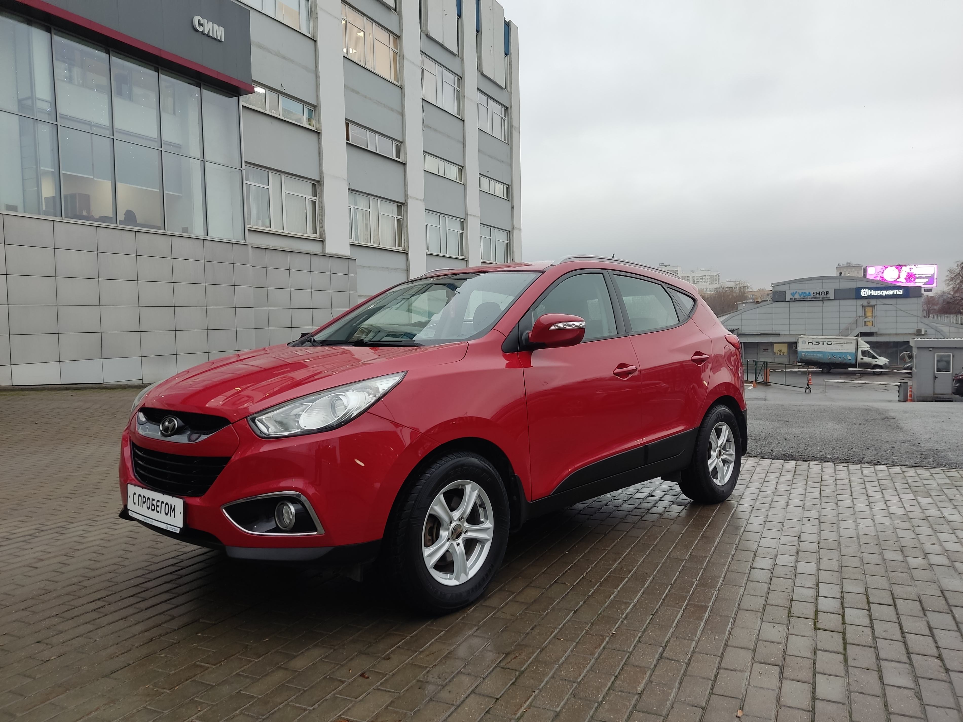 красный Hyundai ix35 2.0 AT (150 л.с.) 4WD 2013