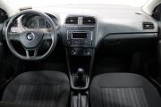 Красный Volkswagen Polo 1.6 MT (90 л.с.) 2018 фото 8