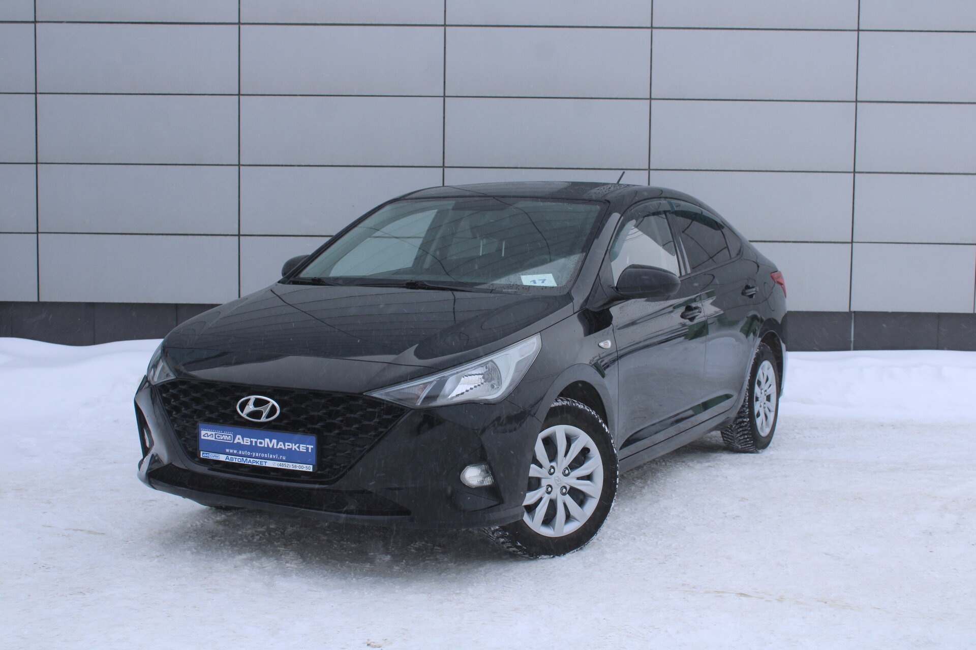 Черный Hyundai Solaris 1.6 AT (123 л.с.) 2020