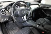Белый Mercedes-Benz GLA 250 2.0 AMT (211 л.с.) 4WD 2014 фото 9