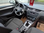 белый Skoda Octavia 1.2 MT (105 л.с.) 2013 фото 21