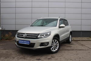 Серый Volkswagen Tiguan 2.0 AT (200 л.с.) 4WD 2012