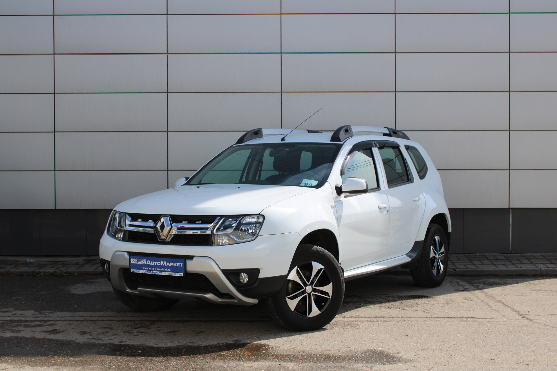 Белый Renault Duster 2.0 MT (143 л.с.) 4WD 2018