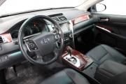 Черный Toyota Camry 2.5 AT (181 л.с.) 2013 фото 9