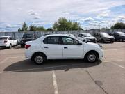 Белый Renault Logan 1.6 MT (82 л.с.) 2014 фото 5