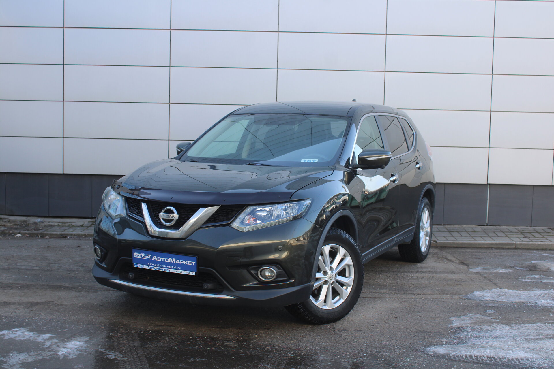 Зеленый Nissan X-Trail 2.5 CVT (171 л.с.) 4WD 2017