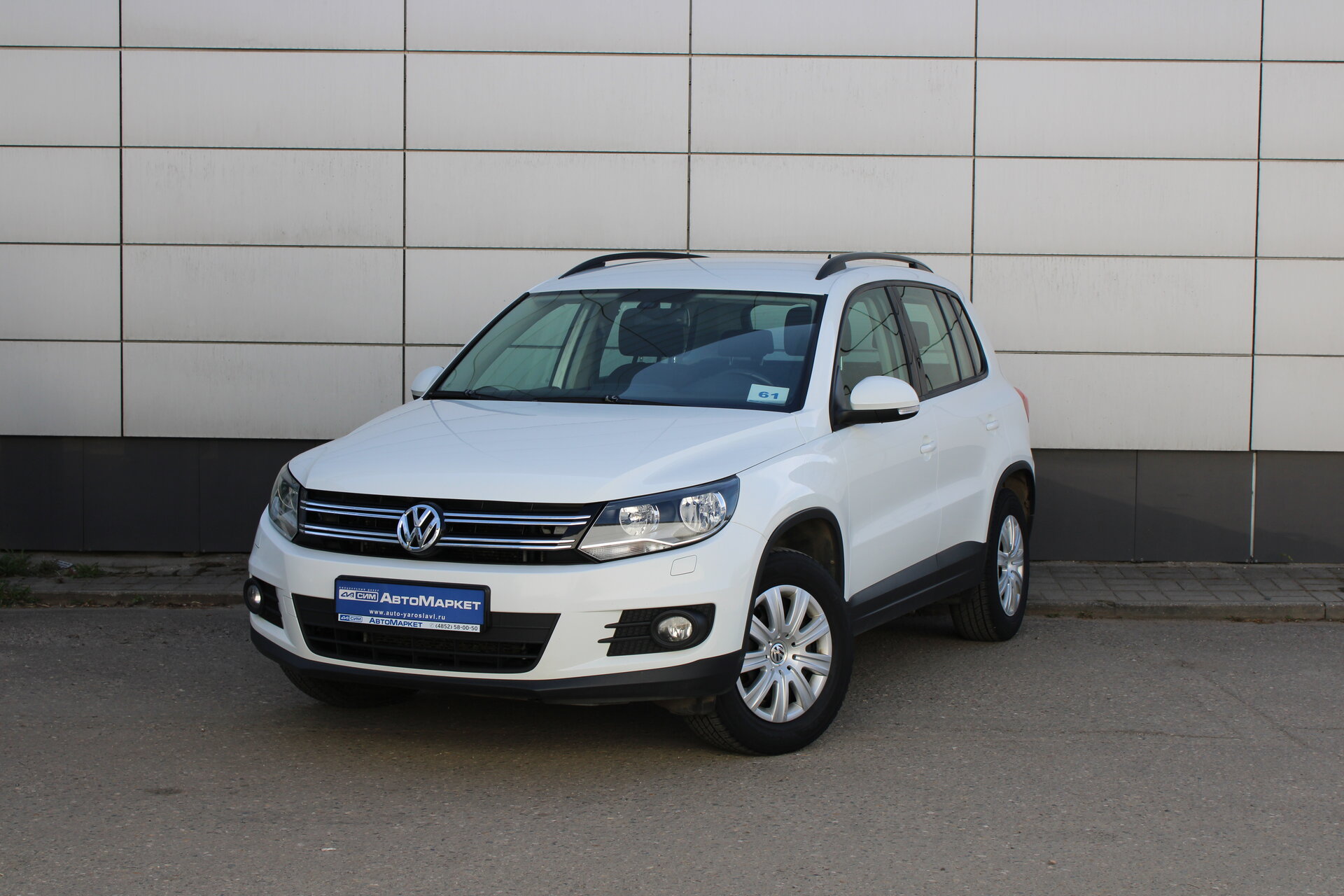 Белый Volkswagen Tiguan 1.4 MT (122 л.с.) 2013