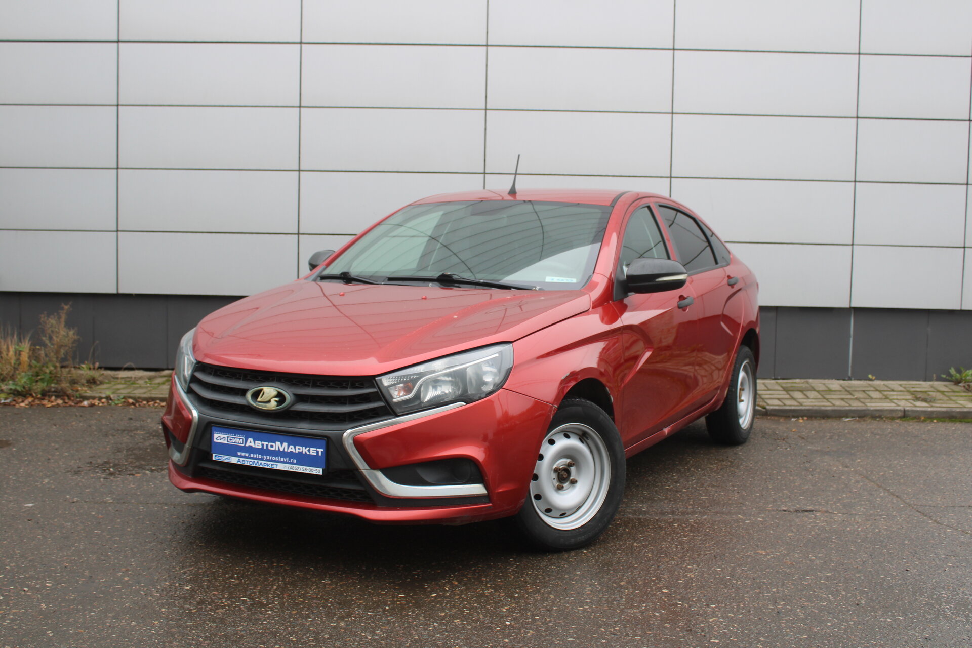 Красный Lada (ВАЗ) Vesta 1.6 MT (106 л.с.) 2016