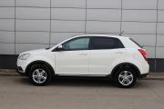 Белый SsangYong Actyon 2.0 MT (149 л.с.) 4WD 2012 фото 3