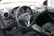 Красный Mercedes-Benz B-Класс 180 1.6 AMT (122 л.с.) 2013 фото 9