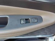 бежевый Hyundai Santa Fe 2.2d AT (200 л.с.) 4WD 2019 фото 16