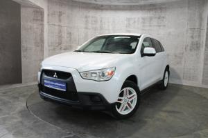 Белый Mitsubishi ASX 1.6 MT (117 л.с.) 2012