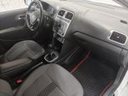 Белый Volkswagen Polo 1.6 MT (110 л.с.) 2016 фото 10