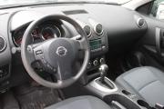Серый Nissan Qashqai 1.6 CVT (117 л.с.) 2012 фото 9