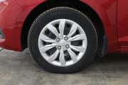 Красный Hyundai Solaris 1.6 MT (123 л.с.) 2019 фото 13