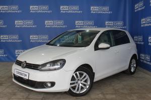 белый Volkswagen Golf 1.4 AMT (122 л.с.) 2011