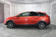 Красный Lada (ВАЗ) Vesta SW Cross 1.6 MT (106 л.с.) 2019 фото 4