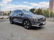 серый Hyundai Santa Fe 2.2d AMT (199 л.с.) 4WD 2021 фото 35
