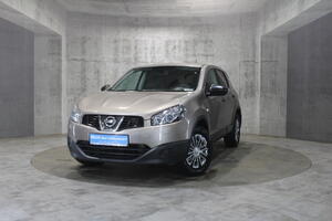 Коричневый Nissan Qashqai 1.6 CVT (117 л.с.) 2012