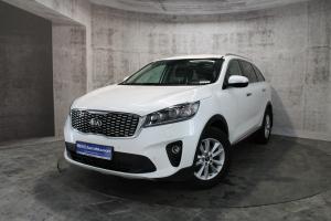 Белый Kia Sorento, III Prime Рестайлинг 2.4 AT (188 л.с.) 4WD 2020