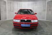 Красный Skoda Octavia 1.4 MT (75 л.с.) 2009 фото 1