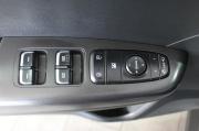 белый Kia Sportage 2.0 AT (150 л.с.) 2019 фото 11