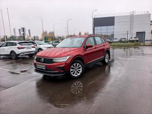 Красный Volkswagen Tiguan 1.4 AMT (150 л.с.) 4WD 2022