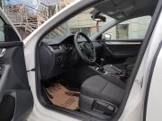 белый Skoda Octavia 1.2 MT (105 л.с.) 2013 фото 9