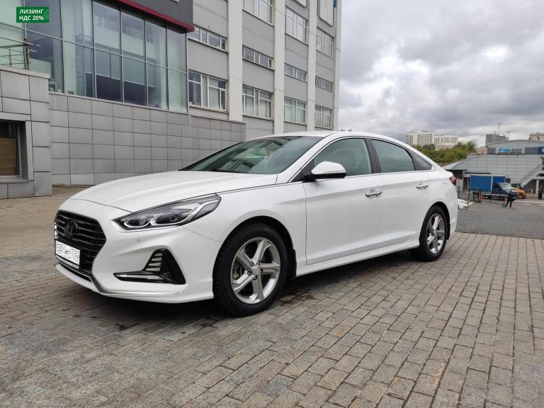 белый Hyundai Sonata 2.4 AT (188 л.с.) 2018