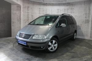 Серый Volkswagen Sharan 2.0d MT (140 л.с.) 2008