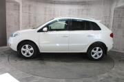 Белый Renault Koleos 2.5 CVT (171 л.с.) 4WD 2012 фото 4