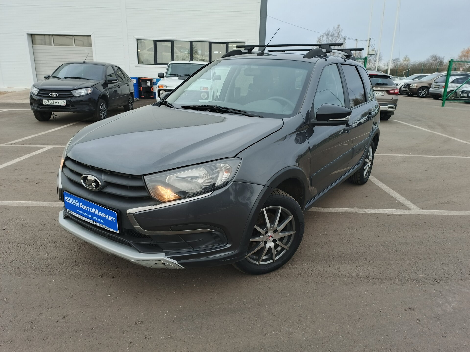 Серый Lada (ВАЗ) Granta Cross 1.6 MT (106 л.с.) 2020