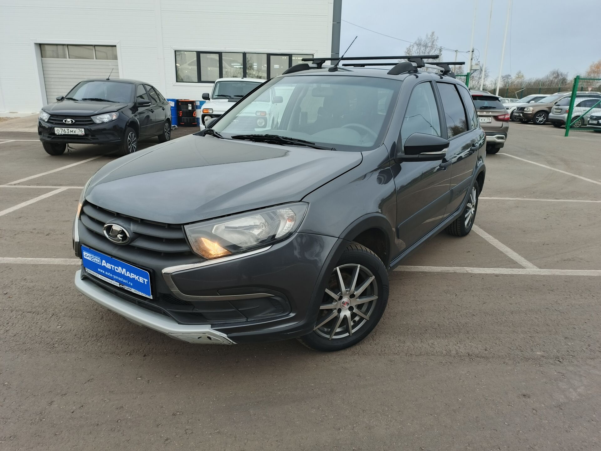 Серый Lada (ВАЗ) Granta Cross 1.6 MT (106 л.с.) 2020